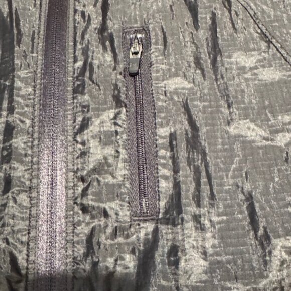 Black Under Armour Hooded Running Jacket - Medium - Picture 3 of 13